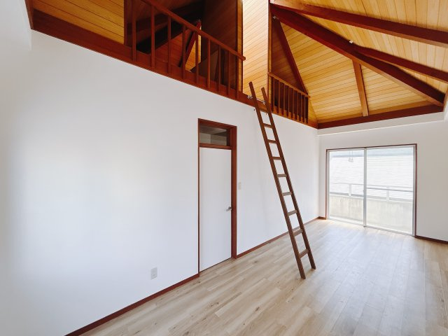 【中古戸建】前橋市下新田町の洋室|■2階洋室｜子供部屋のメリットは「自立心を養うことができる」「自分で整理整頓できるようになる」そして、お子様が成長した際には「プライバシーを確保できる」といい事だらけ♪