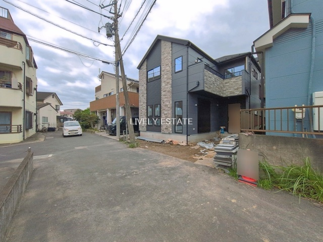 草加市遊馬町 新築分譲住宅の前面道路含む現地写真
