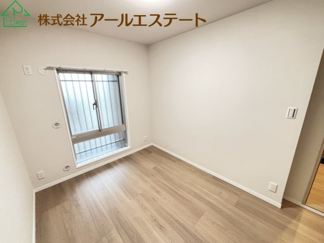 ローレルコート加古川　　　JR「宝殿駅」徒歩14分の寝室