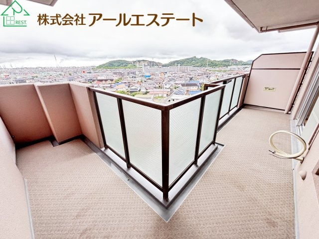 ローレルコート加古川　　　JR「宝殿駅」徒歩14分のバルコニー