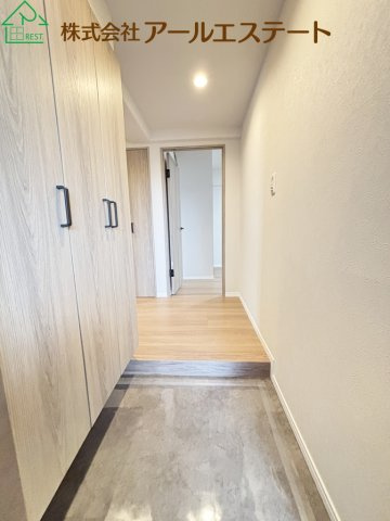 ローレルコート加古川　　　JR「宝殿駅」徒歩14分の玄関