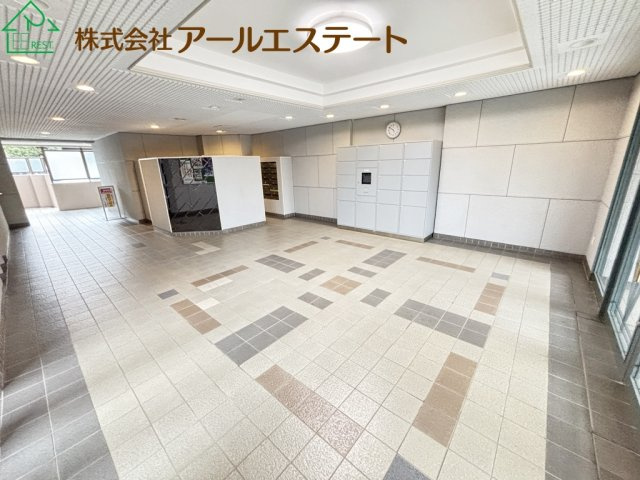 ローレルコート加古川　　　JR「宝殿駅」徒歩14分のエントランス