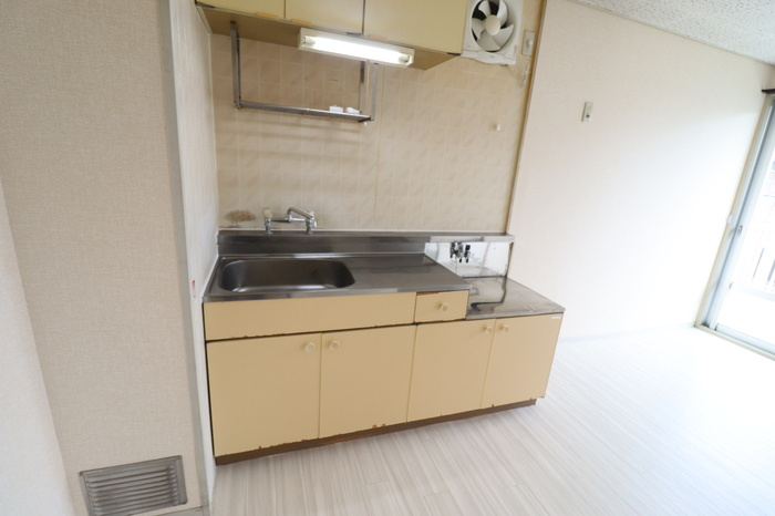 熊本市南区御幸笛田６丁目のアパートのキッチン