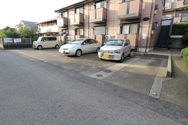 フォンテあけぼのの駐車場