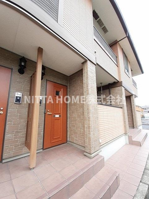 サンリットのエントランス|１階２ＬＤＫのお部屋で小さなお子様連れにも◎