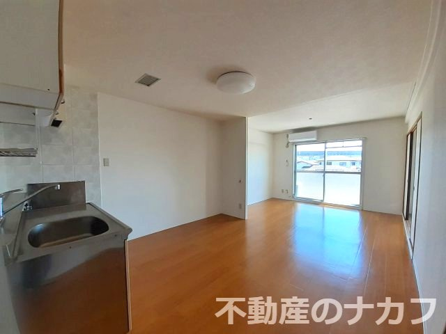 サンライズマンションの居間・リビング