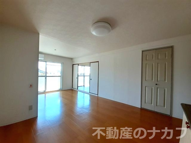 サンライズマンションの居間・リビング