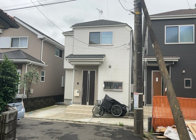 【駐車場】 | 駐車場と明記されていても、最小スペースでつくられた駐車場だと大型車は駐車できなかったり、出入りしにくくなったりする可能性があります。お車のサイズと購入したい物件の駐車場のサイズを現地で確認しましょう。