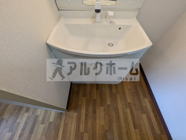ALIVIO柏原の独立洗面台