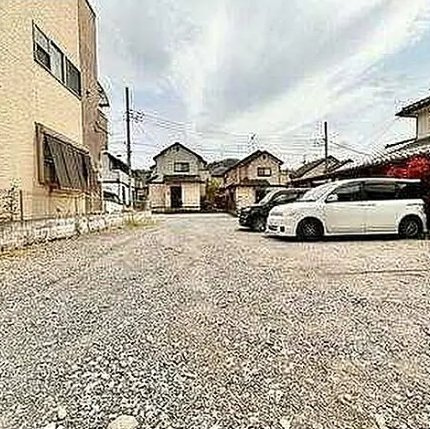 サンシャインハイツの駐車場