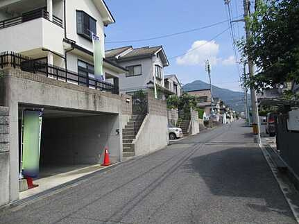 佐伯区藤の木４丁目の前面道路含む現地写真