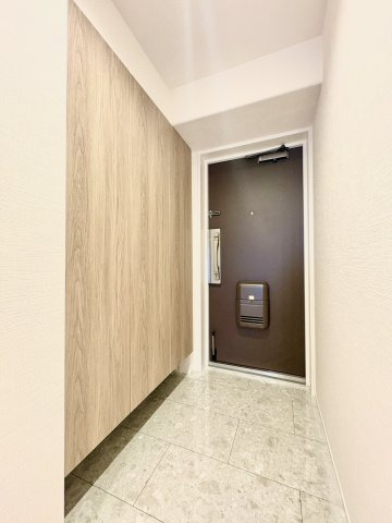 グレーシィ須磨アルテピアⅢ番街2期棟の玄関|ゆったりとした玄関です