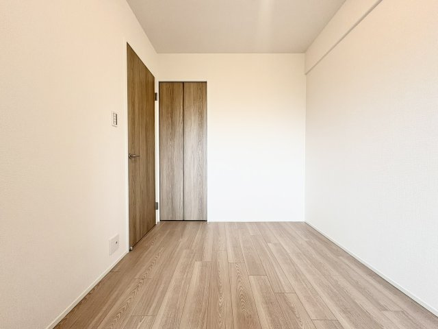グレーシィ須磨アルテピアⅢ番街2期棟の洋室|個人の部屋や寝室として使える洋室です