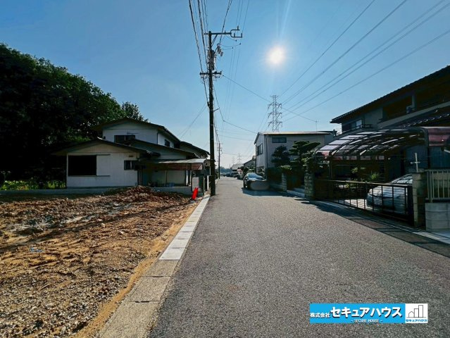 【同施工物件ご案内可能】日進市藤島町長塚　全1棟の前面道路含む現地写真|事前予約にて現地ご見学いただけます！お気軽にお問い合わせください♪
■株式会社　セキュアハウス■
住宅ローンに強く、知識、経験豊富なスタッフ在籍
お客様に寄り添い、ご成約後もサポート致します。　　　　