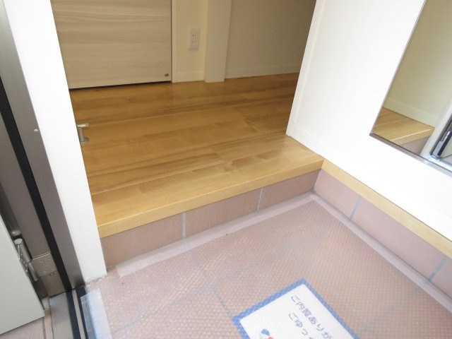 ボヌールカトレアの玄関