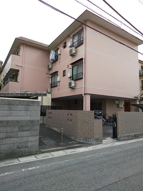 草加市氷川町の賃貸マンションの外観