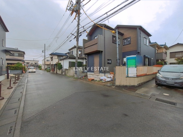 草加市青柳8丁目 新築分譲住宅の前面道路含む現地写真