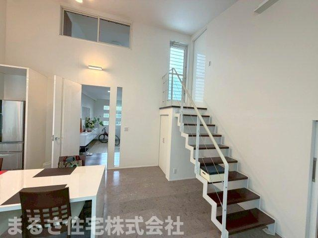 高岡町下倉永　中古戸建の玄関