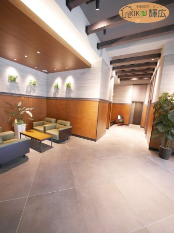ワコーレ姫路城巽テラス　11階のエントランス