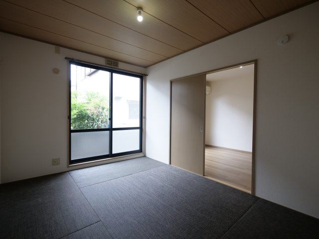 パナハイツ芳泉Ｂ棟の和室|※写真は別の部屋のものです。