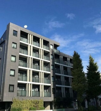 【外観】 | ザ・パークハビオ新高円寺 | 鉄筋コンクリート造のがっちりとした建物。