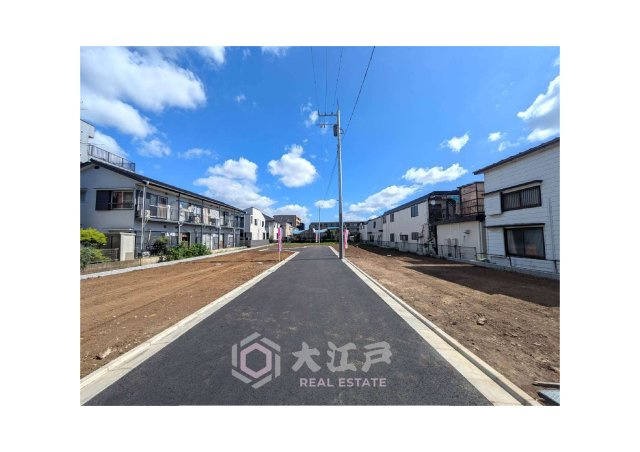 調布市富士見町２丁目全１０区画建築条件付き売地の前面道路含む現地写真