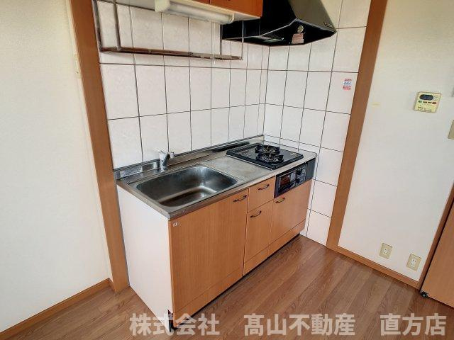 直方市大字感田のアパートのキッチン