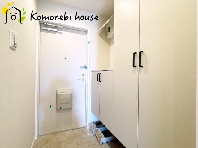 ライオンズプラザ大宮の玄関|収納もある玄関です