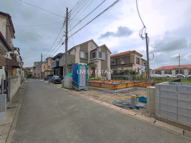 草加市遊馬町 新築分譲住宅の前面道路含む現地写真