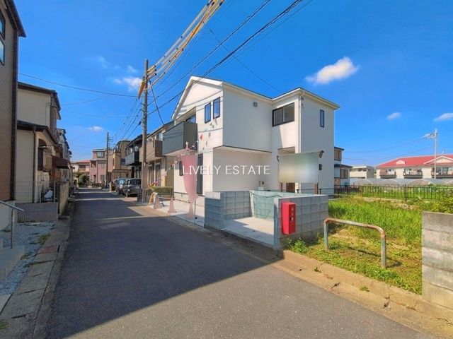 草加市遊馬町 新築分譲住宅の前面道路含む現地写真