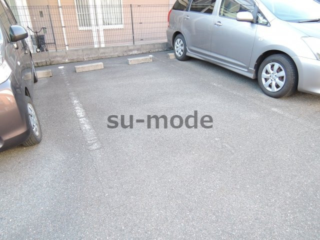 アムール山崎の駐車場