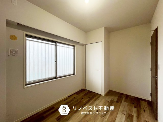リバーガーデン東大阪新庁舎アヴェ二ューの洋室|テレビコンセントがございますので、自分の居室空間でテレビ視聴も可能です♪
