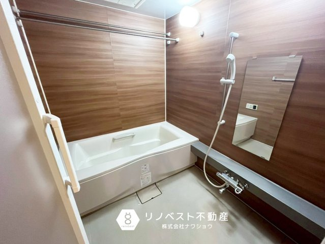 リバーガーデン東大阪新庁舎アヴェ二ューの浴室|浴室暖房乾燥機付き◎入浴から洗濯物干しまで、一年中快適な環境でお使いいただけます◎