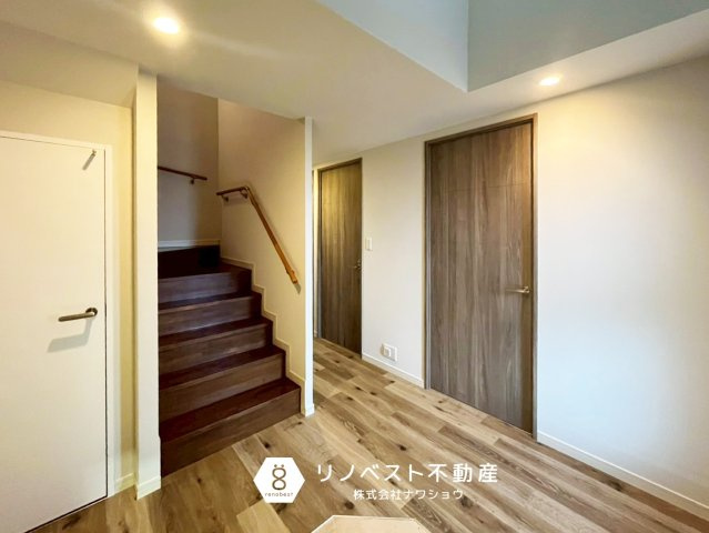 リバーガーデン東大阪新庁舎アヴェ二ューの玄関|【リノベスト不動産】東大阪市・生野区・東成区での物件探しは弊社にお任せください！
