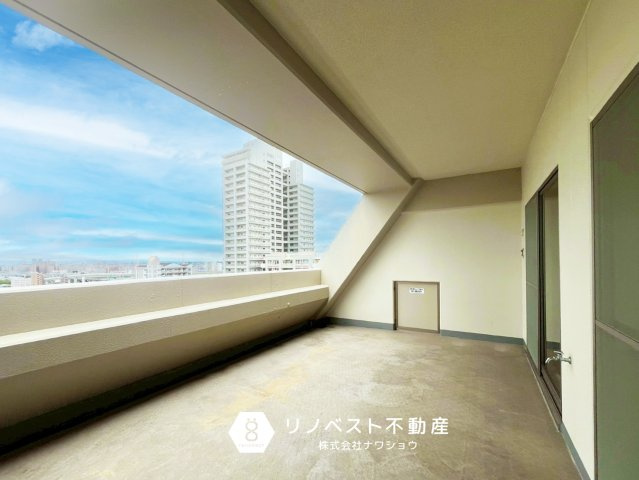 リバーガーデン東大阪新庁舎アヴェ二ューのバルコニー|【リノベスト不動産】テナント物件は東大阪市含む大阪府下でご紹介可能です◎
