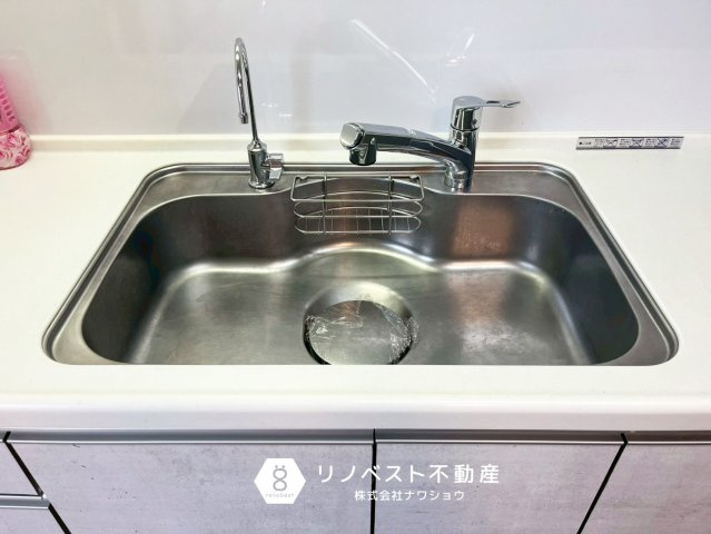 リバーガーデン東大阪新庁舎アヴェ二ューのキッチン|【リノベスト不動産】テナント（事業用）物件のご紹介も可能です。事務所移転・新規開業等お気軽にご相談ください♪
