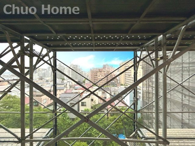 セントラルグリーンハイツの展望|大規模修繕工事中の足場でせっかくの眺望がわかりづらいですが眺望はいいんです