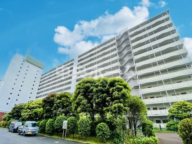 セントラルグリーンハイツの外観|新耐震基準適合マンションです。総戸数312戸のビッグコミュニティ。ペットの飼育可能マンションです。