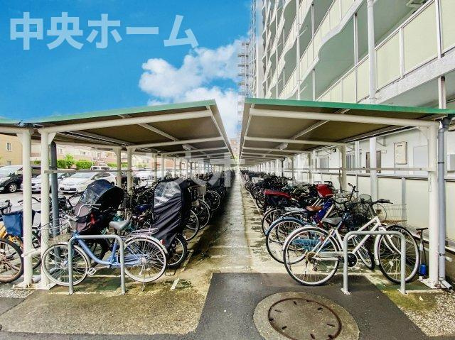 セントラルグリーンハイツの駐輪場|【自転車置き場】最新の空き状況や費用などの詳細は担当スタッフまでお問い合わせください。