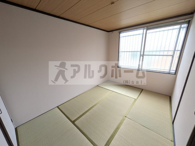 柏原市国分本町３丁目のアパートの寝室|本町ガーデンハイツ　洋室