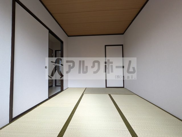 柏原市国分本町３丁目のアパートの和室|本町ガーデンハイツ　洋室