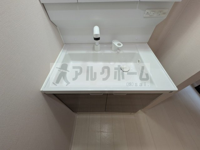 柏原市国分本町３丁目のアパートの洗面所|本町ガーデンハイツ　和室