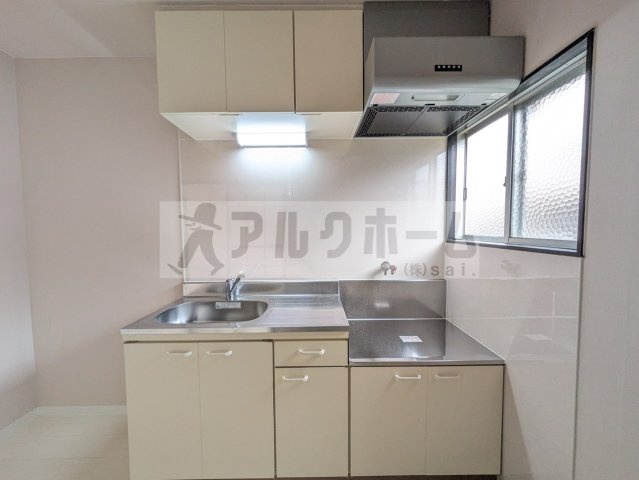 柏原市国分本町３丁目のアパートのキッチン|本町ガーデンハイツ　ダイニング