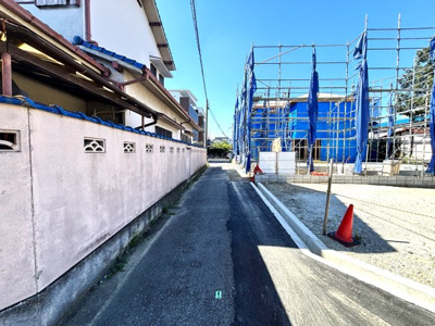 【前面道路含む現地写真】 | 池田市豊島北１丁目　新築戸建　４号棟