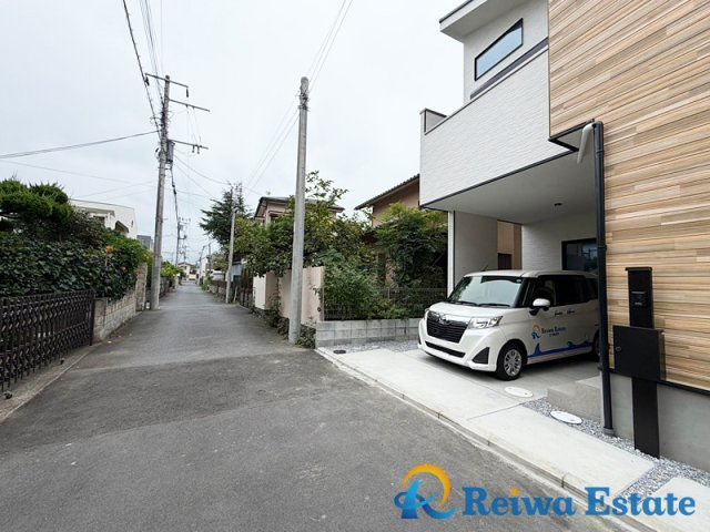 新築戸建　茅ヶ崎市旭が丘の前面道路含む現地写真
