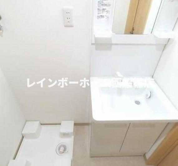 市川市本行徳のアパートの独立洗面台