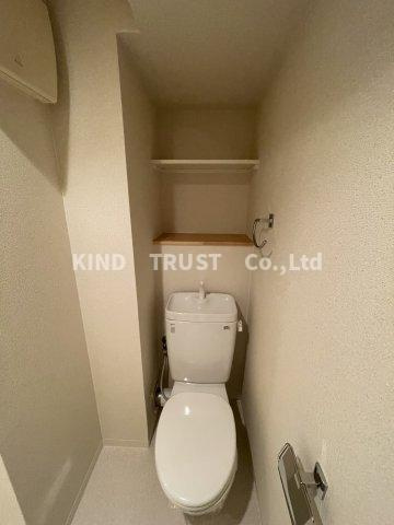 プレサンス天満ステーションフロントのトイレ|落ち着いた色調のトイレです