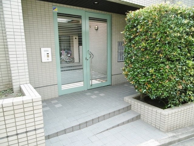 クレスト井村　管理人巡回　ピアノ相談　ファミリー向けのエントランス
