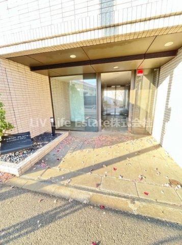 パームスプラザ上北台のエントランス