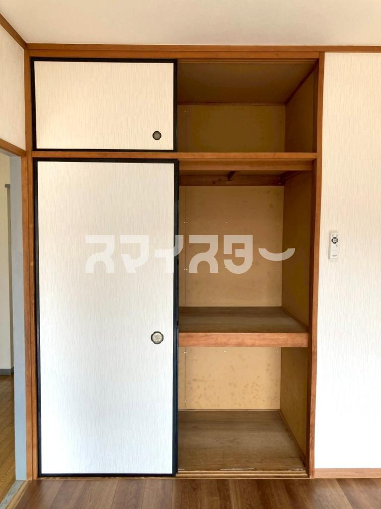 八王子市下恩方町のアパートの収納